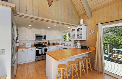 Lake Arrowhead House | Bow N Arrow Lodge For 8!