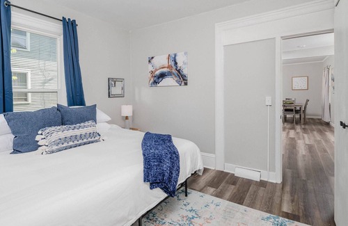 Oshkosh House | Bowen Street Bungalow - 3 bed, 2 bath