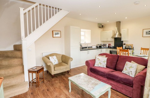 Kibblesworth Cottage | BOWES BARN, pet friendly, character holiday cottage in Ouston