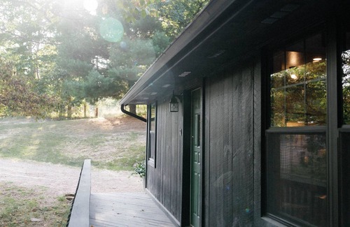 Logan Ski Chalet | Bowie Cabin, Family Cabin with private hot tub + Gorge view