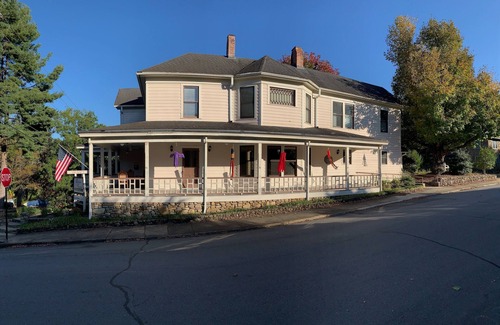 Waynesville House | Bowman · Bowman room at The Herren House