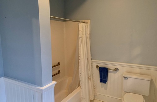 Waynesville House | Bowman · Bowman room at The Herren House