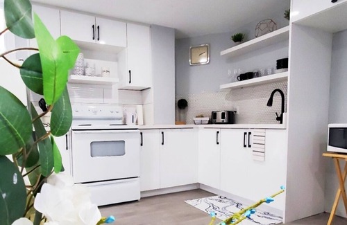 Bowmanville Apartment | Bowmanville Getaway