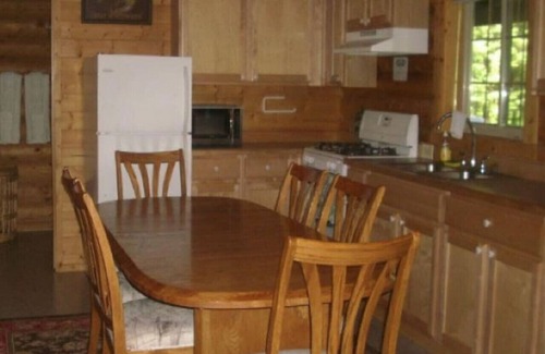Bear Creek Cabin | Box Canyon "Moose Cabin"-4 bed, private bath, WIFI