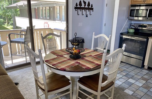 Boyne Falls Condo | Boyne Mountain Villa - H building