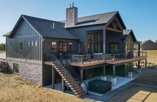 Boyne Falls House | Boyne Mtn Retreat with Hot Tub and Shuttle to Resort!