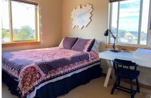 Four Corners House | Bozeman Bloom Happy Townhome