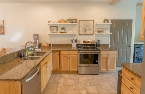 Four Corners House | Bozeman bungalow located between two ski resorts