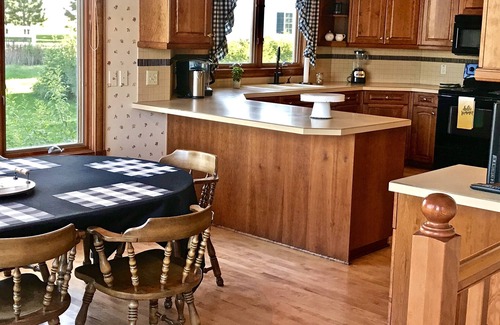 Manhattan House | Bozeman/Manhattan Getaway for Families and Friends