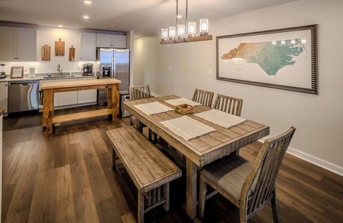 Blowing Rock House | BR Walkabout B -Steps to Main Street restaurants, shopping and the park! 2023