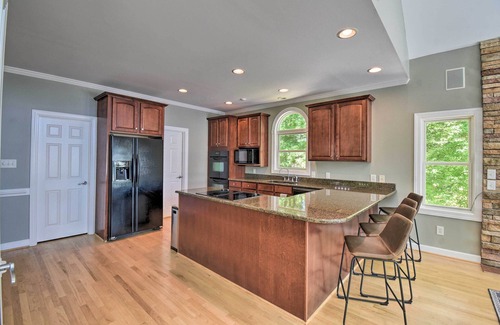 Bracey House | Bracey Home on Lake Gaston: Furnished 2-Story Dock