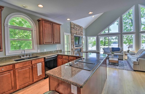 Bracey House | Bracey Home on Lake Gaston: Furnished 2-Story Dock