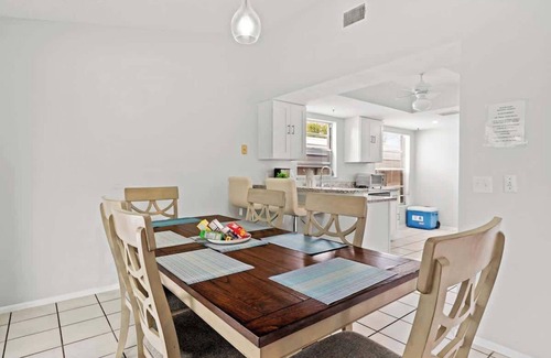Trailer Estates House | Bradenton 4BR/2BA Home w/Pool & Mini Putt Putt