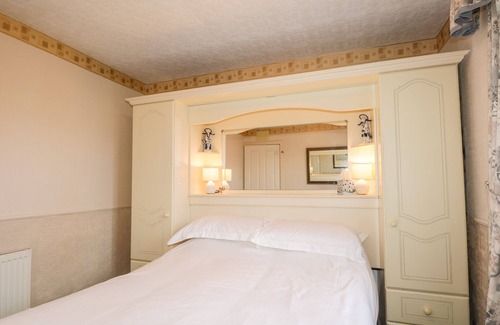 Tain House | BRAEMAR COTTAGE, pet friendly, country holiday cottage in Tain