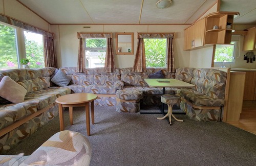 St Leonards-On-Sea Apartment | Braeside Hollow at Beauport Holiday Park, Hastings