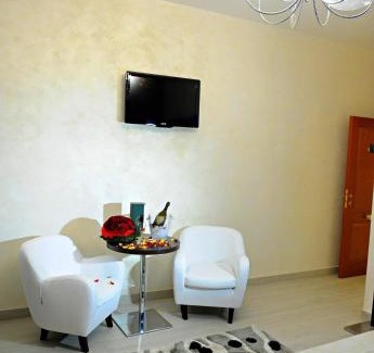 San Donato-San Vitale Hotel | BrahajMotel