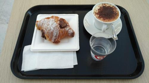 Pagani Bed & Breakfast | Brain Rooms - Centro Città, Pulizia Giornaliera, Colazione Inclusa