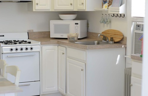 Cape May Point Cottage | Brainard Beach Cottage Adorable beachfront cozy cottage!