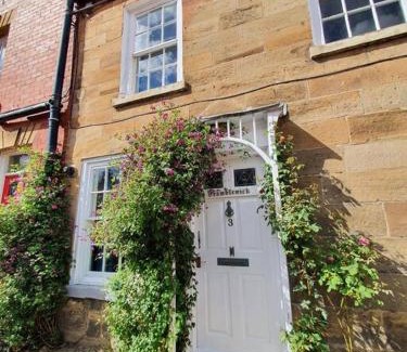 Robin Hood's Bay House | Bramblewick Cottage