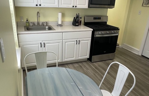 Ventnor City Apartment | Brand New! 1 Bedroom Apartment Convenient to Everything!