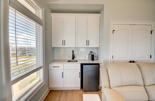 McCutcheon Field House | BRAND NEW 10 Bedroom Oceanfront Estate | Private Pool, Hot Tub, Elevator