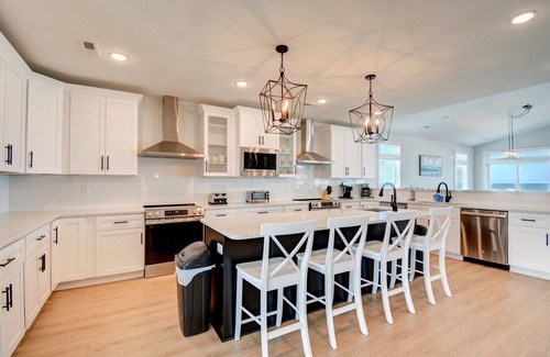 McCutcheon Field House | BRAND NEW 10 Bedroom Oceanfront Estate | Private Pool, Hot Tub, Elevator