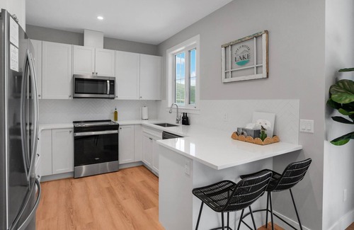 Central Okanagan House | Brand new 2-bed 2-bath suite, 1-min walk to beach