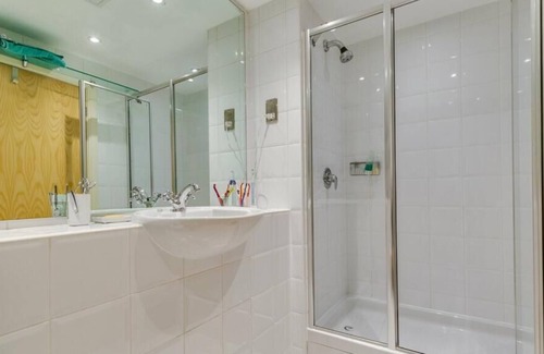 Syon Apartment | Brand New 2-Bed Apartment in Brentford Kew Gardens