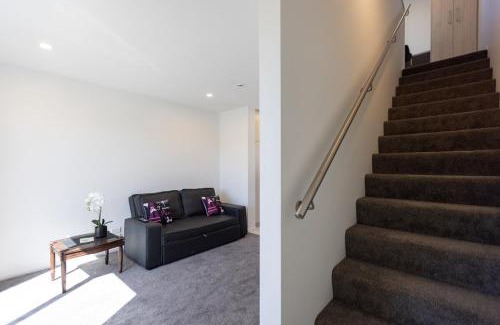 Christchurch House | Brand new 2 bed ocean view!