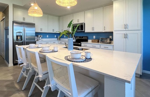 Venice Condo | Brand new 2 Bedroom/2 Bath Condo with Country club membership