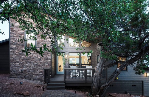 Pine Cabin | Brand New 2023 Cabin: Luxury Meets Nature – Sleeps 14, Views & Modern Amenities!