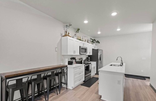 West Central Apartment | Brand New 2BD, 1.5BTH Triplex Unit Near Downtown!