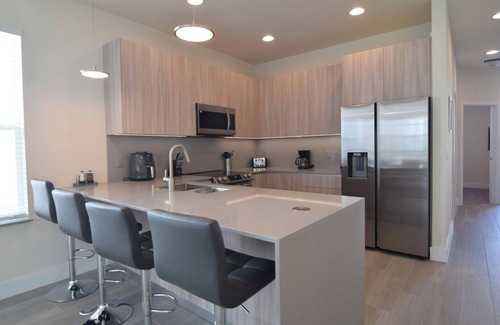 Four Corners House | Brand New 4 Bedroom, 3 Bath Townhome, West-Facing Dip Pool, Disney 10 miles!