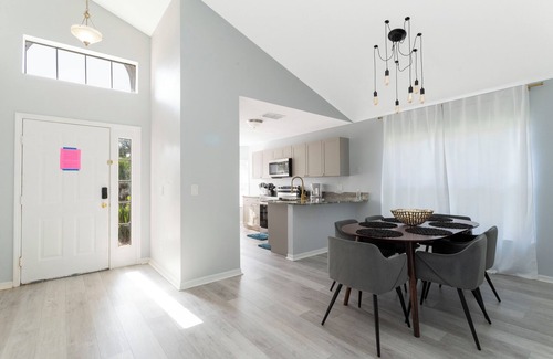 Kissimmee House | Brand New 4BR Home w/ Mickey & Frozen Rooms – 10min to Disney!