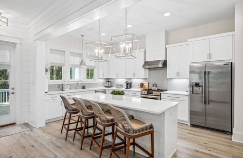 Treetop House | BRAND NEW! 5/4.5 SLEEPS 16! 30A! Close to Pool, Firepit