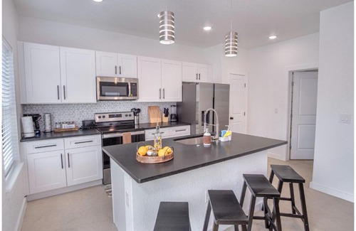Denver Heights Apartment | BRAND NEW 8 Stylish 3BR Near Exciting Downtown