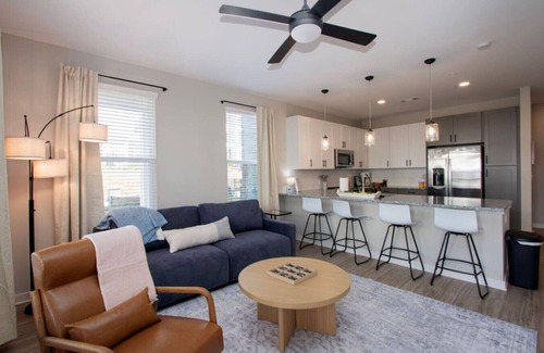 Athens Apartment | Brand new apartment, 10 minutes from Downtown w/Pool|Wi-Fi|Publix|Free Parking