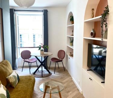 Quartier du Gros-Caillou Apartment | Brand New Apartment - Rue Cler Paris