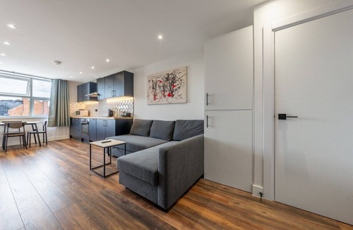Harlesden Apartment | Brand New Apt Sleeps 5 - Zone 2