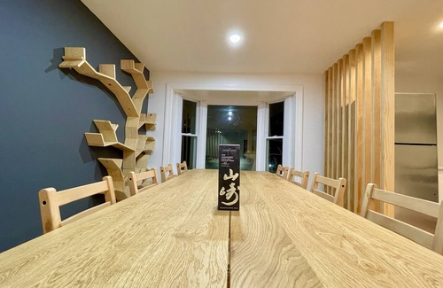 Surf City House | Brand-new Asian Wood style 4 Bedroom in Surf City