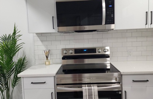 Southwest Edmonton House | Brand New Basement Suite With Gym