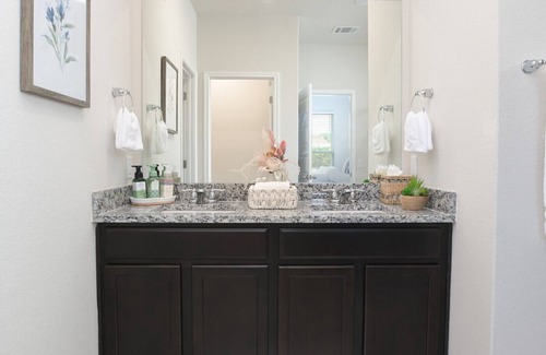 Stone Oak House | Brand new beautiful home in Stone Oak area, 4 bedrooms, 2 baths.