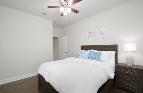 Stone Oak House | Brand new beautiful home in Stone Oak area, 4 bedrooms, 2 baths.