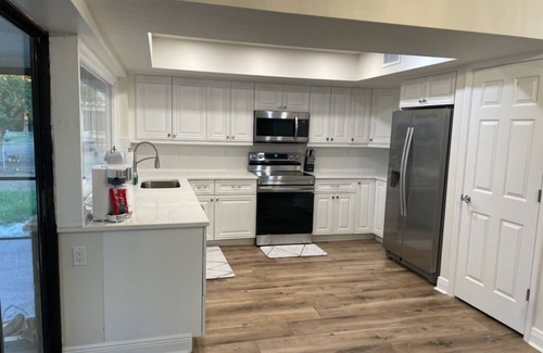 Apollo Beach House | Brand New Breezy Beachtown Getaway