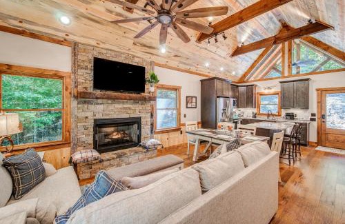 Ellijay Ski Chalet | Brand New Build Luxury Mountain Chalet with Hot tub, pool, Game Room, Premium features