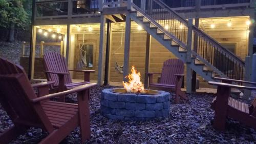 Ellijay Ski Chalet | Brand New Build Luxury Mountain Chalet with Hot tub, pool, Game Room, Premium features