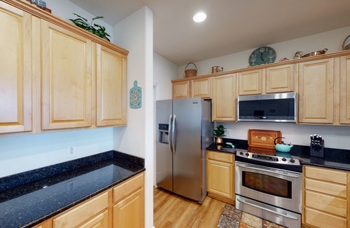 Sandbridge Apartment | Brand-new condo steps from beach with balcony, WiFi, pool & gym