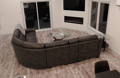 Meaford Apartment | Brand New Country View Loft with Hot Tub
