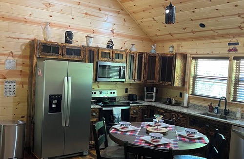 Murphy Cabin | Brand new Cozy 2-bedroom cabin in Murphy, NC!