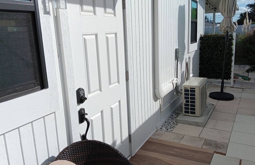 Venice Gardens Apartment | Brand New!CozyStudio near Downtown Venice, Beaches, Legacy Trail.